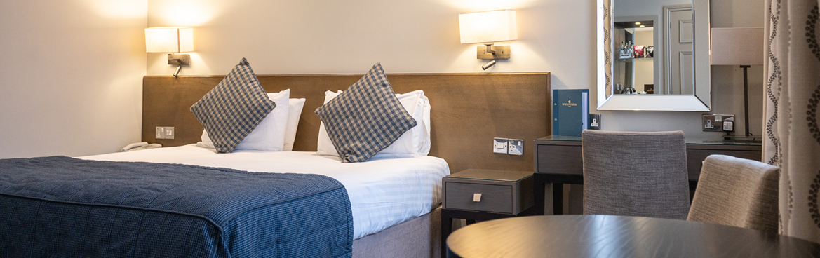 crown-mitre-hotel-carlisle-bedroom-double-suite